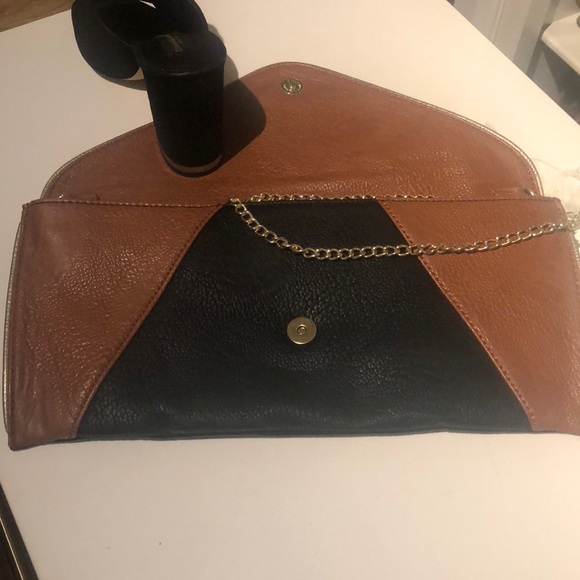 Large clutch - staple wardrobe colors - Picture 2 of 5